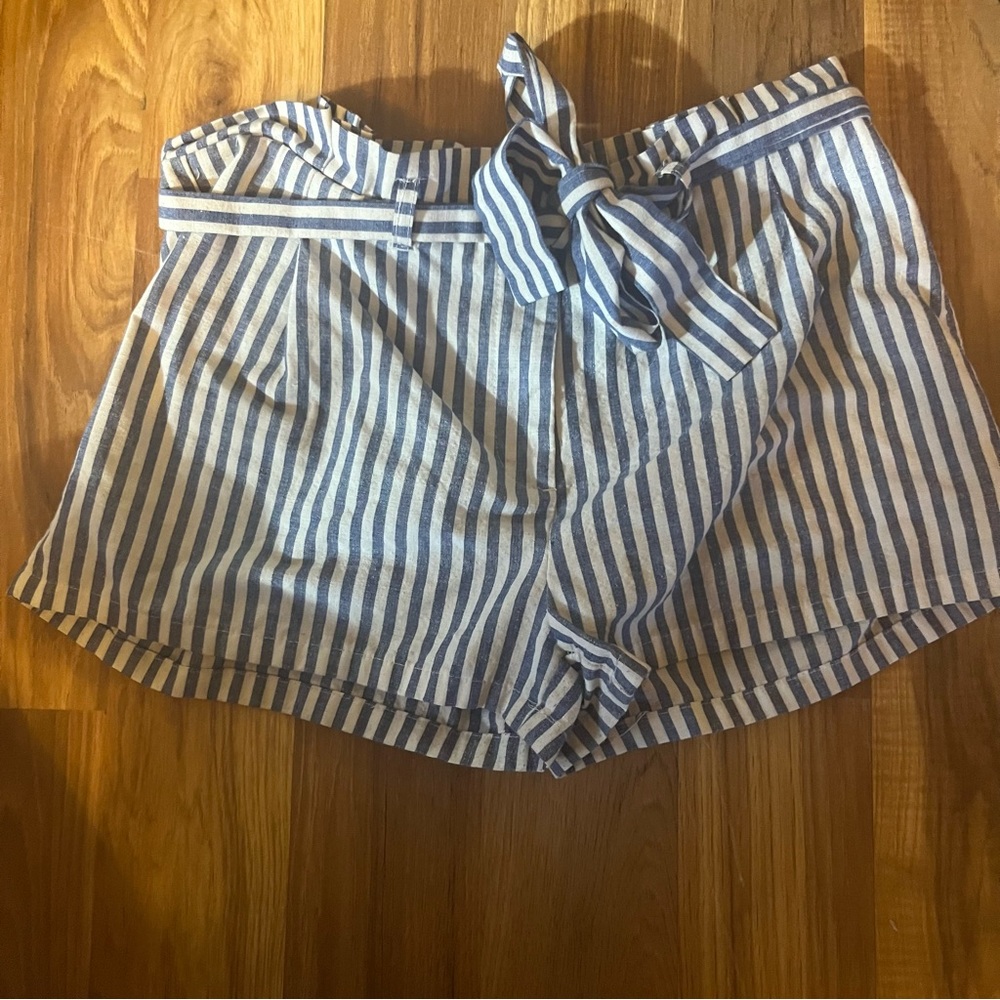 love tree tie shorts